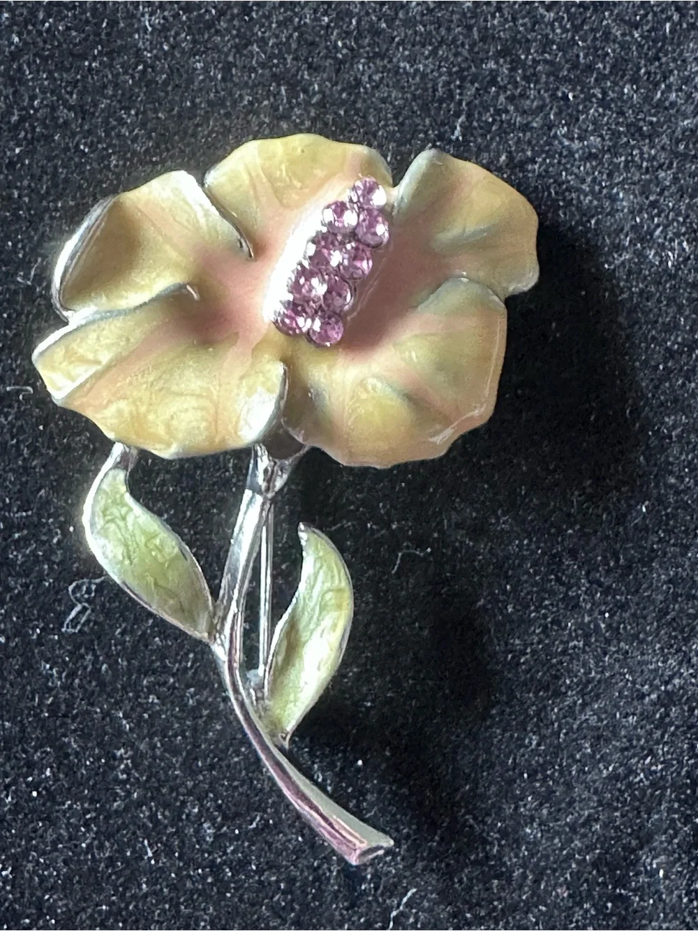 412- Hibiscus-vintage flower-brooch enameled rollover clasp